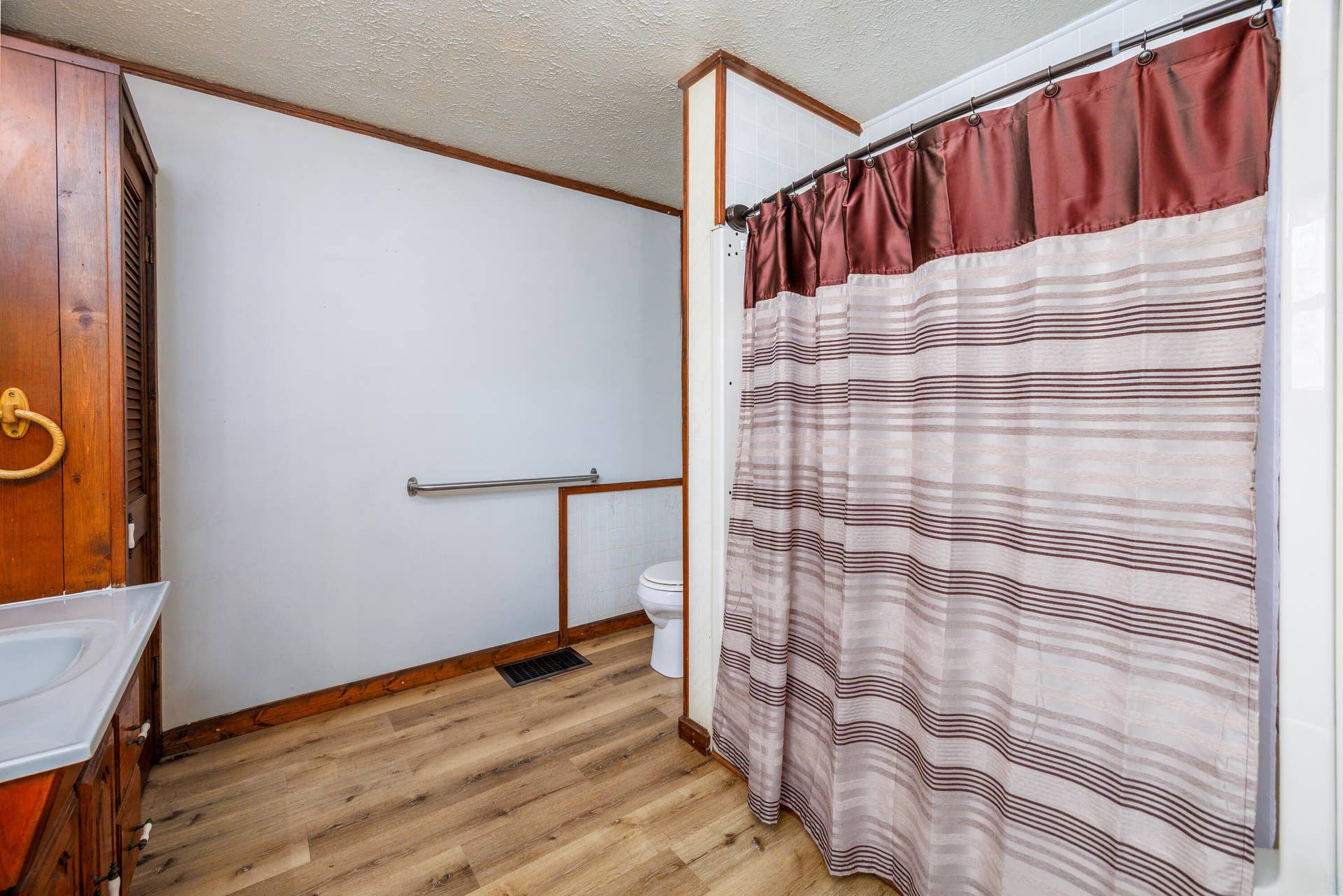 104 E Fifth St Earl Park-8