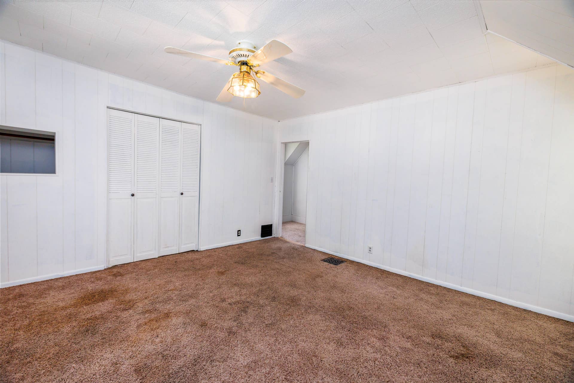 104 E Fifth St Earl Park-16