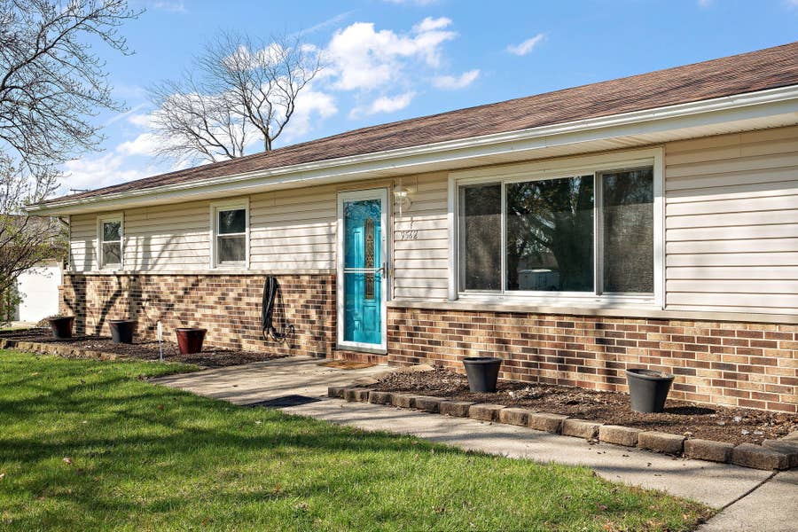 Property photo for 9542 Roosevelt Place, Crown Point, IN