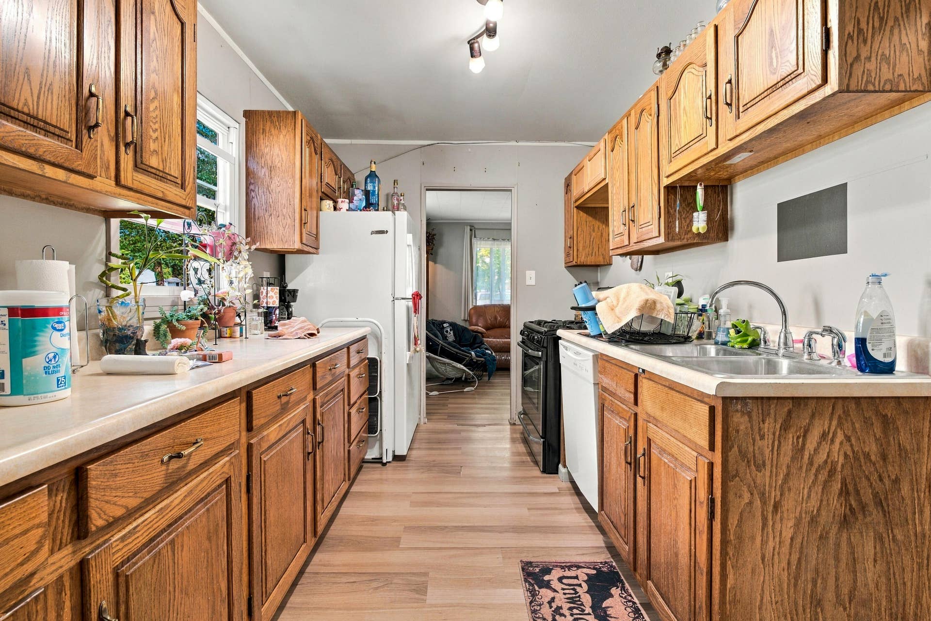 7530 White Oak Avenue (07 of 25)