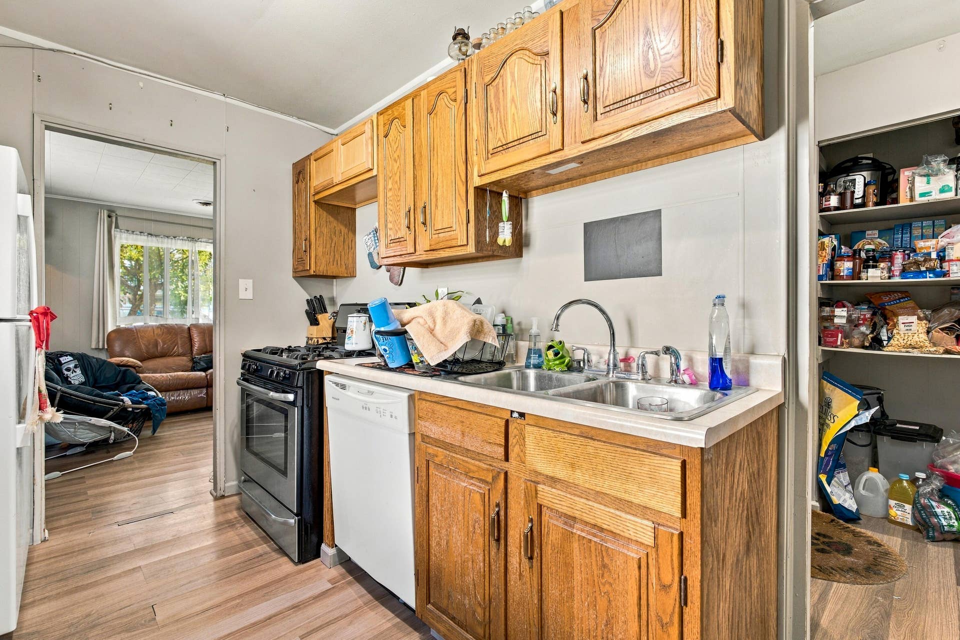 7530 White Oak Avenue (09 of 25)