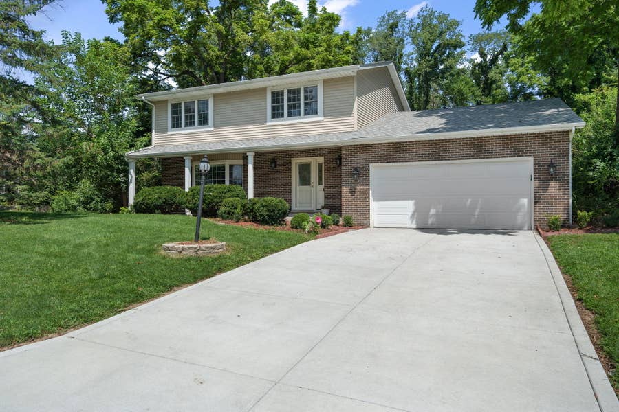 Property photo for 423 Shorewood Court, Valparaiso, IN