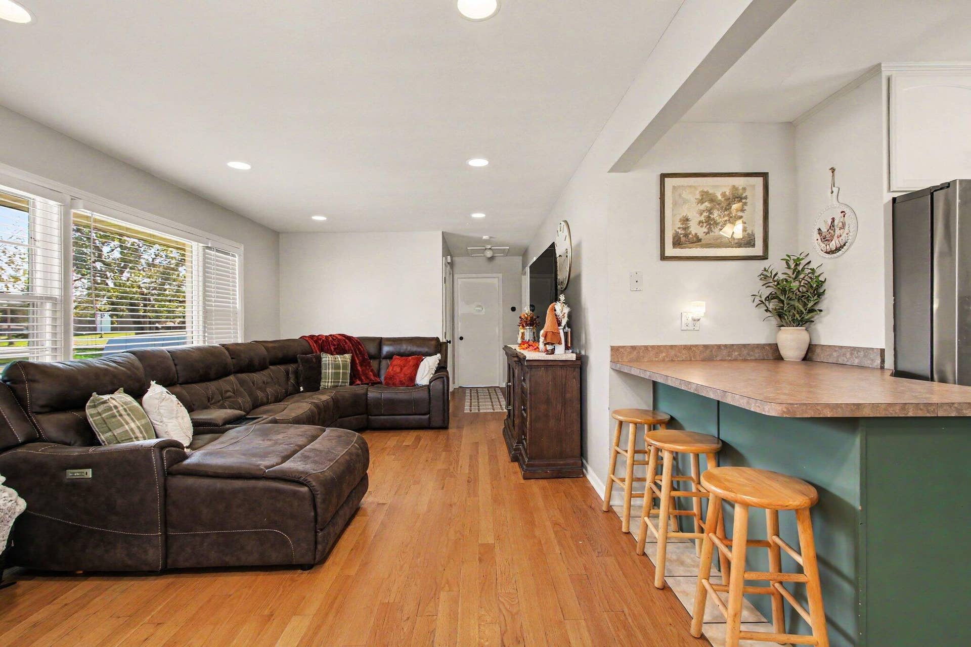 8042 Tapper Avenue, Munster, IN 46321 004_file_4766