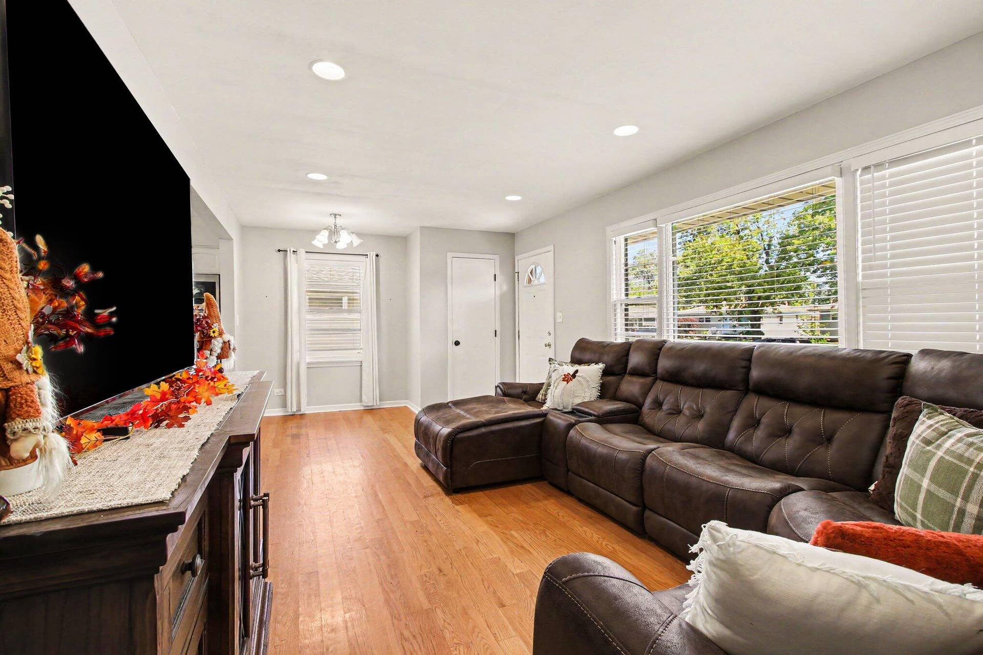 8042 Tapper Avenue, Munster, IN 46321 003_file_3175