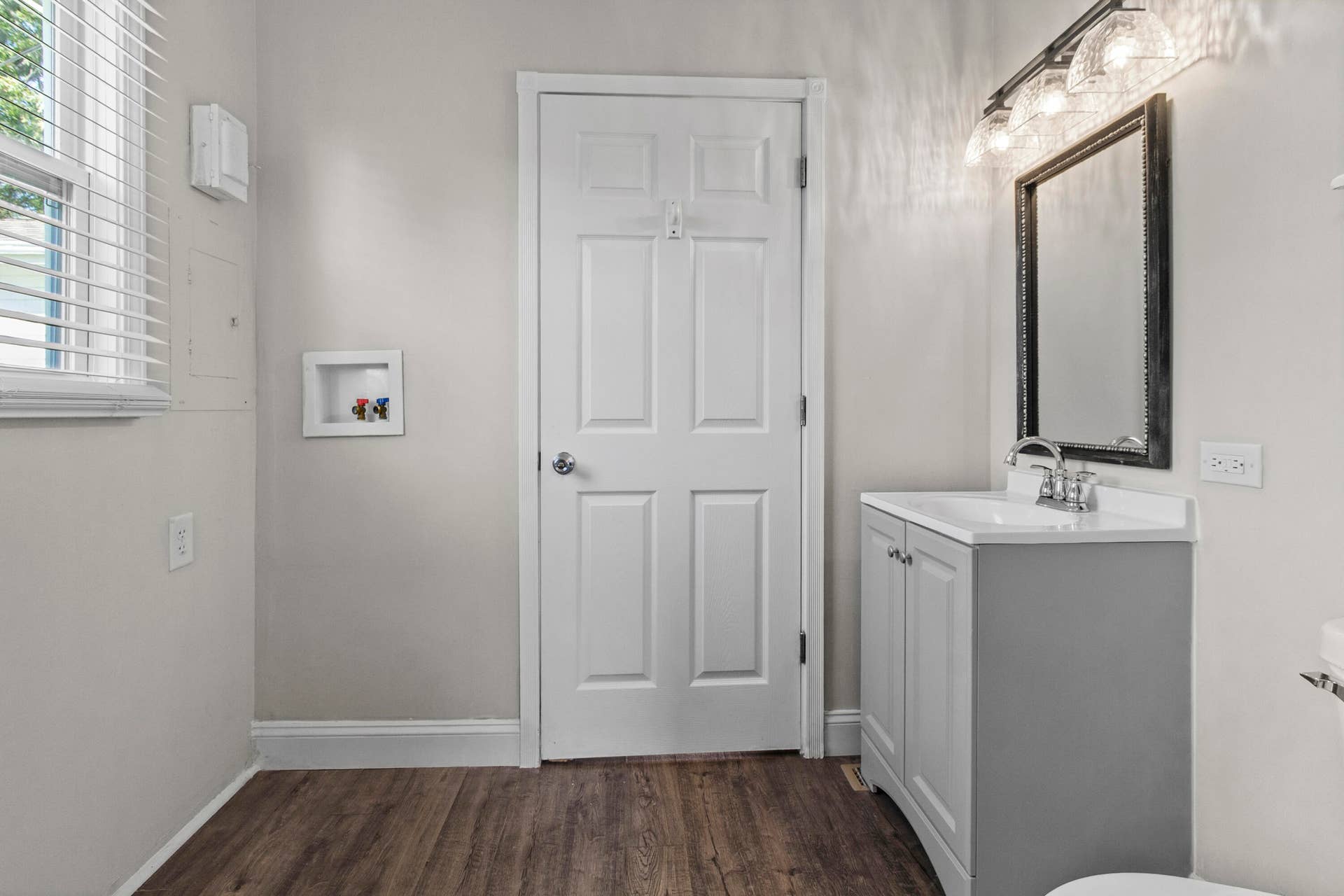 760 Acadia Road, Valparaiso, IN 46385 half bath/laundry