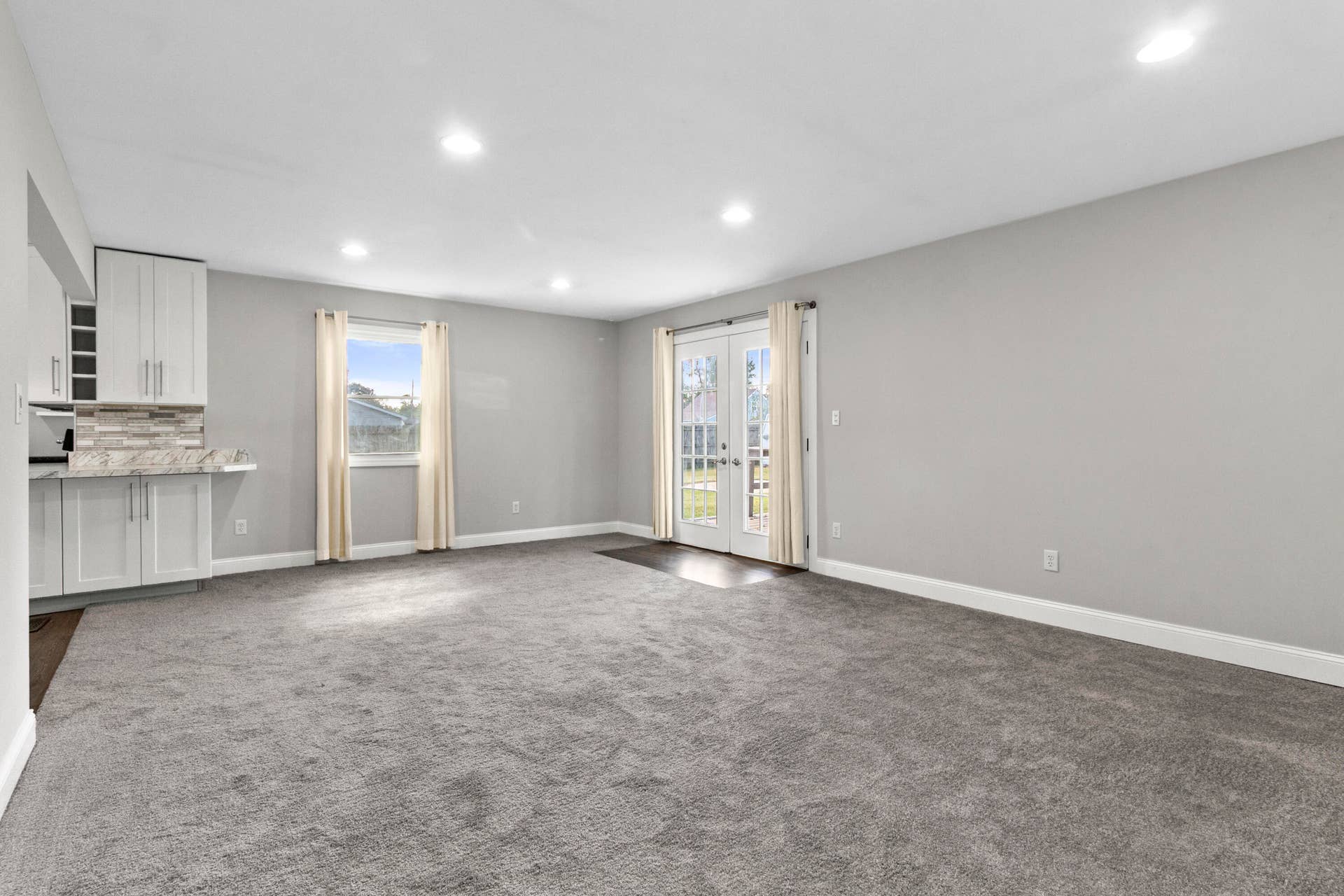 760 Acadia Road, Valparaiso, IN 46385 family room