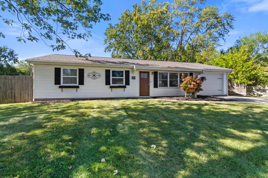 Property photo for 760 Acadia Road, Valparaiso, IN