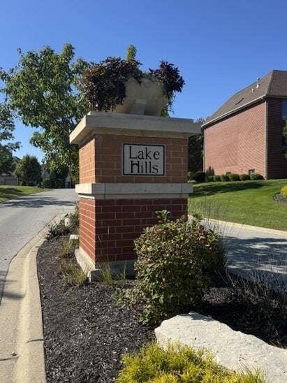 Lake Hills Entrance