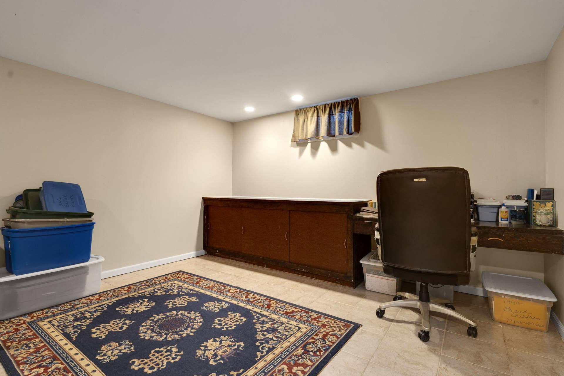 412 S 250, La Porte, IN 46350 Basement Office