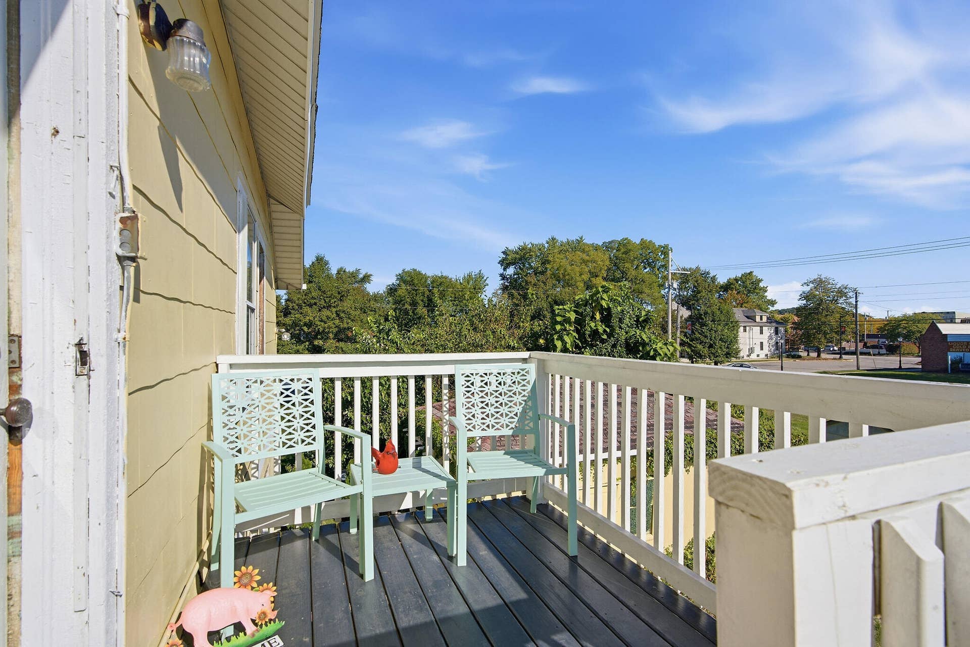Upper unit deck