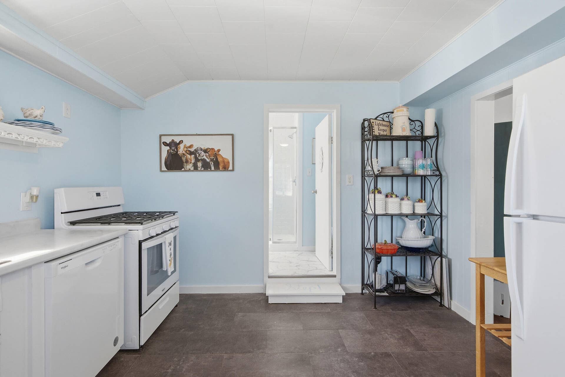 Upper unit kitchen