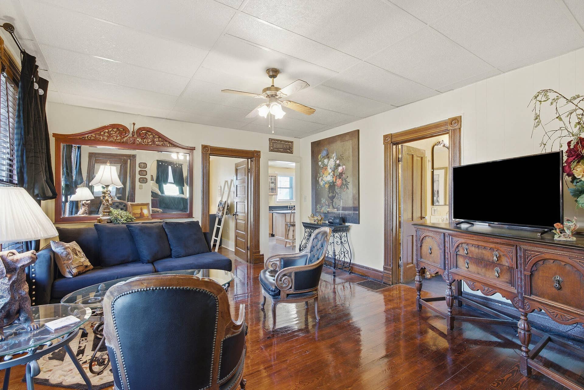 Main unit living room