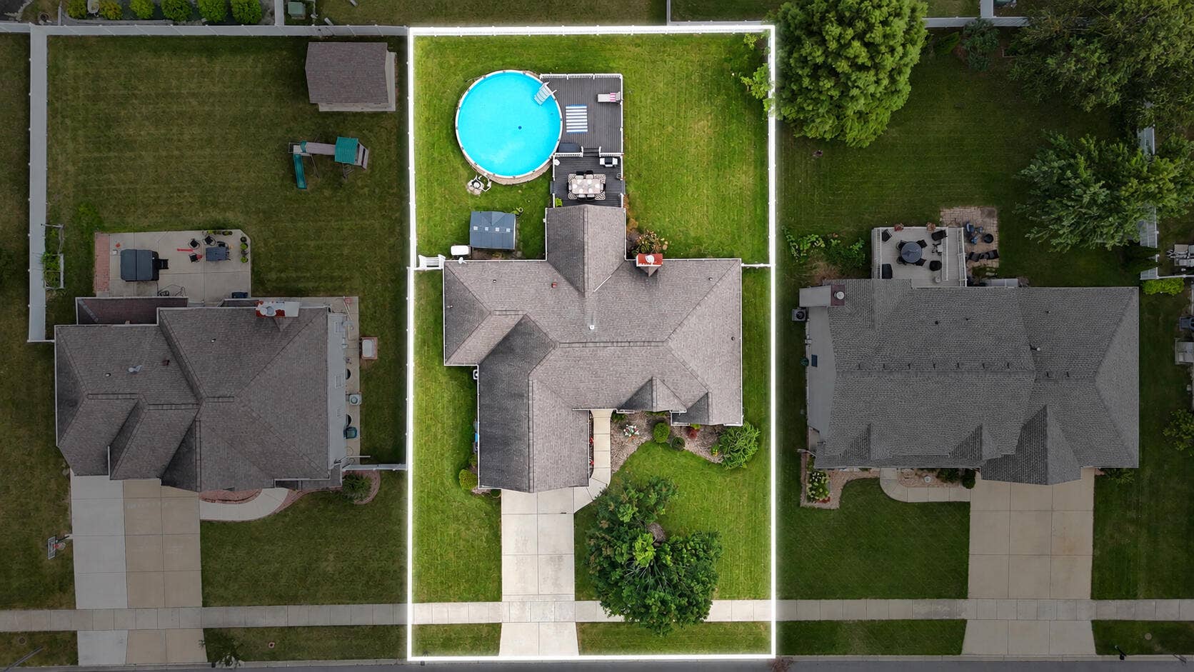 Aerial House & Yard lot