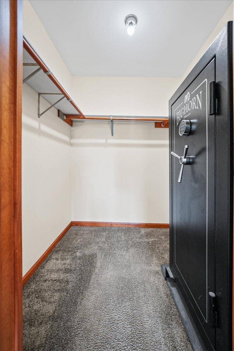 8514 Kleinman Road, Highland, IN 46322 Master bedroom walk in Closet -Kleinman