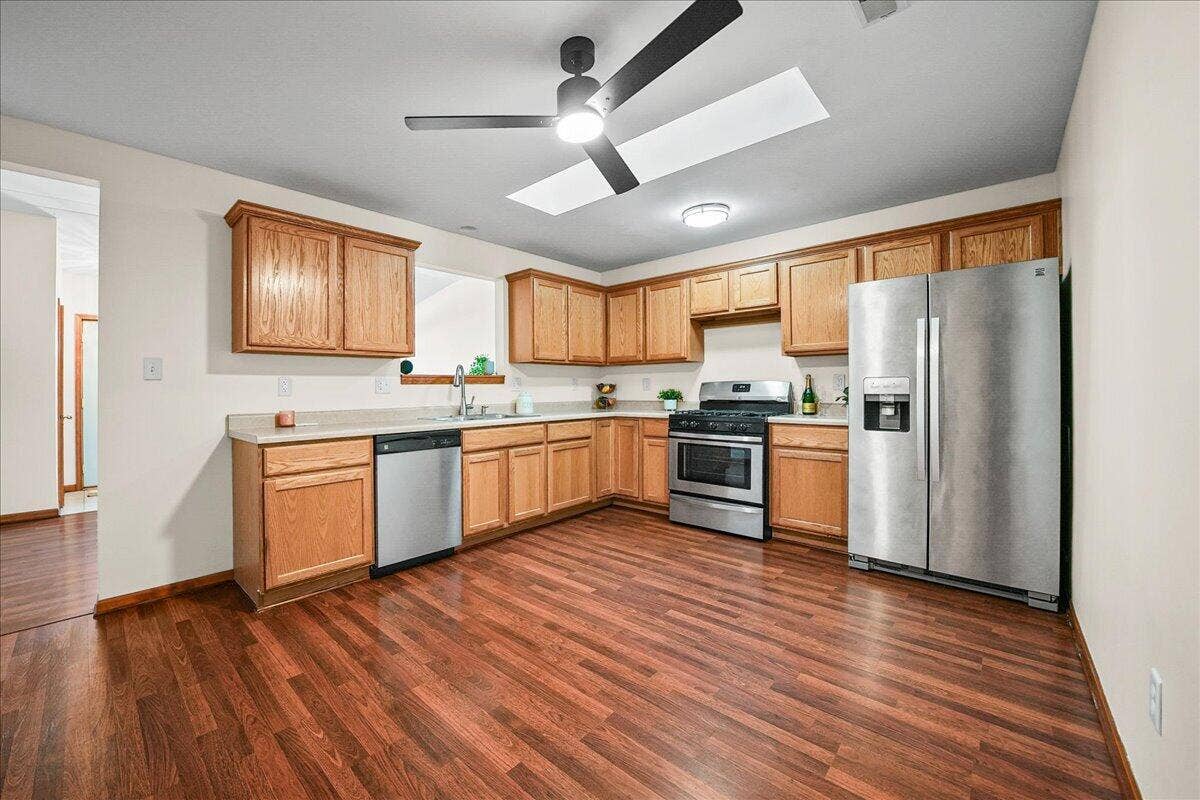 8514 Kleinman Road, Highland, IN 46322 kitchen kleinman-2
