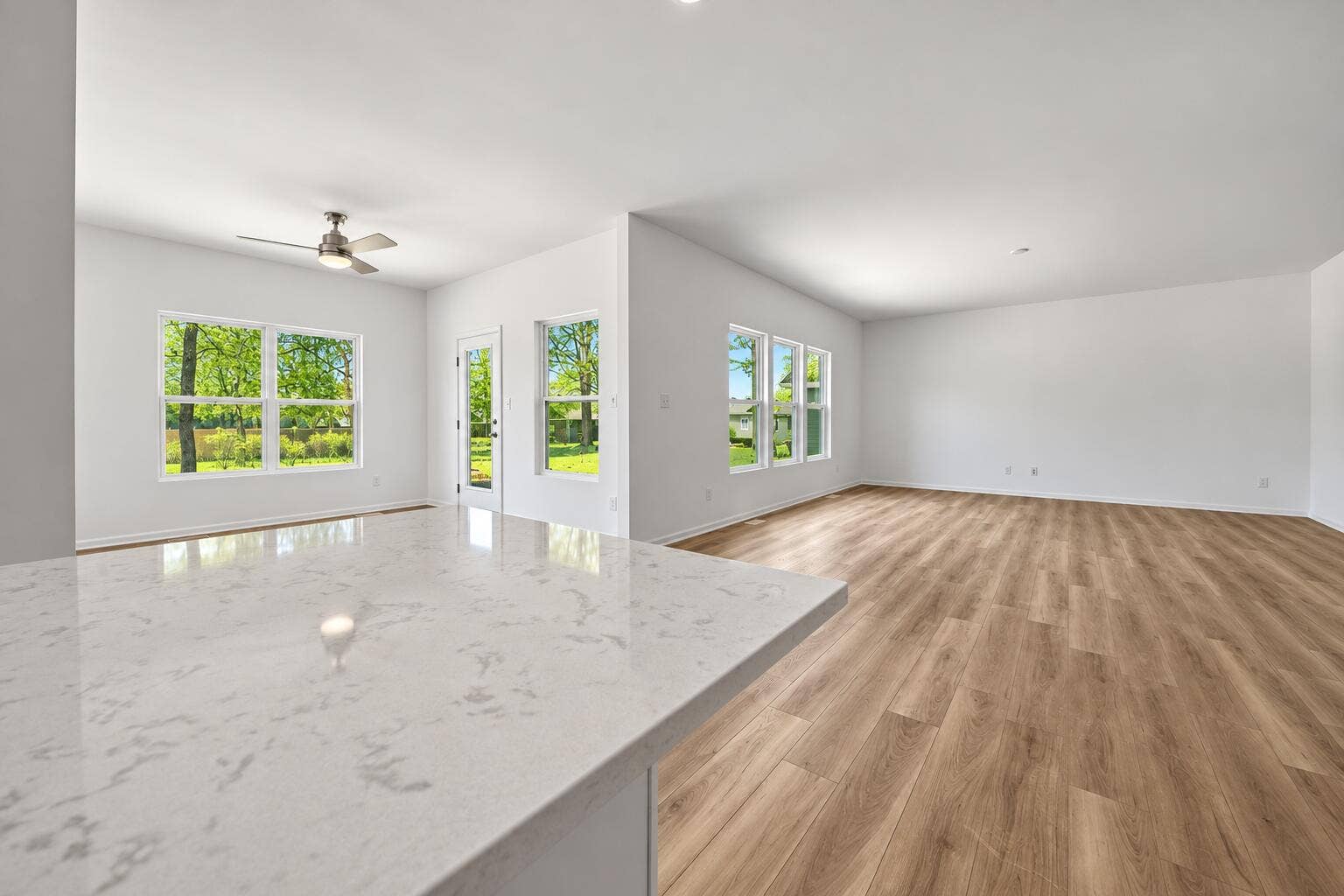 22 Levanno Drive, Crown Point, IN 46307 Sunlit Modern Open-Plan Interior