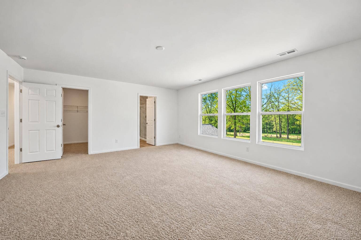 22 Levanno Drive, Crown Point, IN 46307 Bright Empty Modern Bedroom Suite