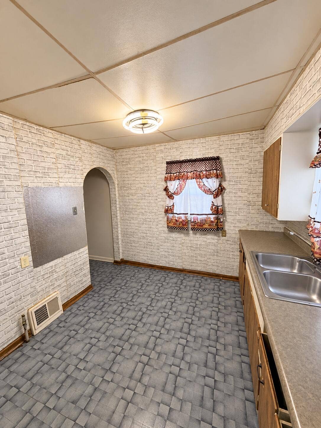 1405 2nd Avenue, Gary, IN 46402 02183390-1A1C-42AC-8DF8-544883A57523