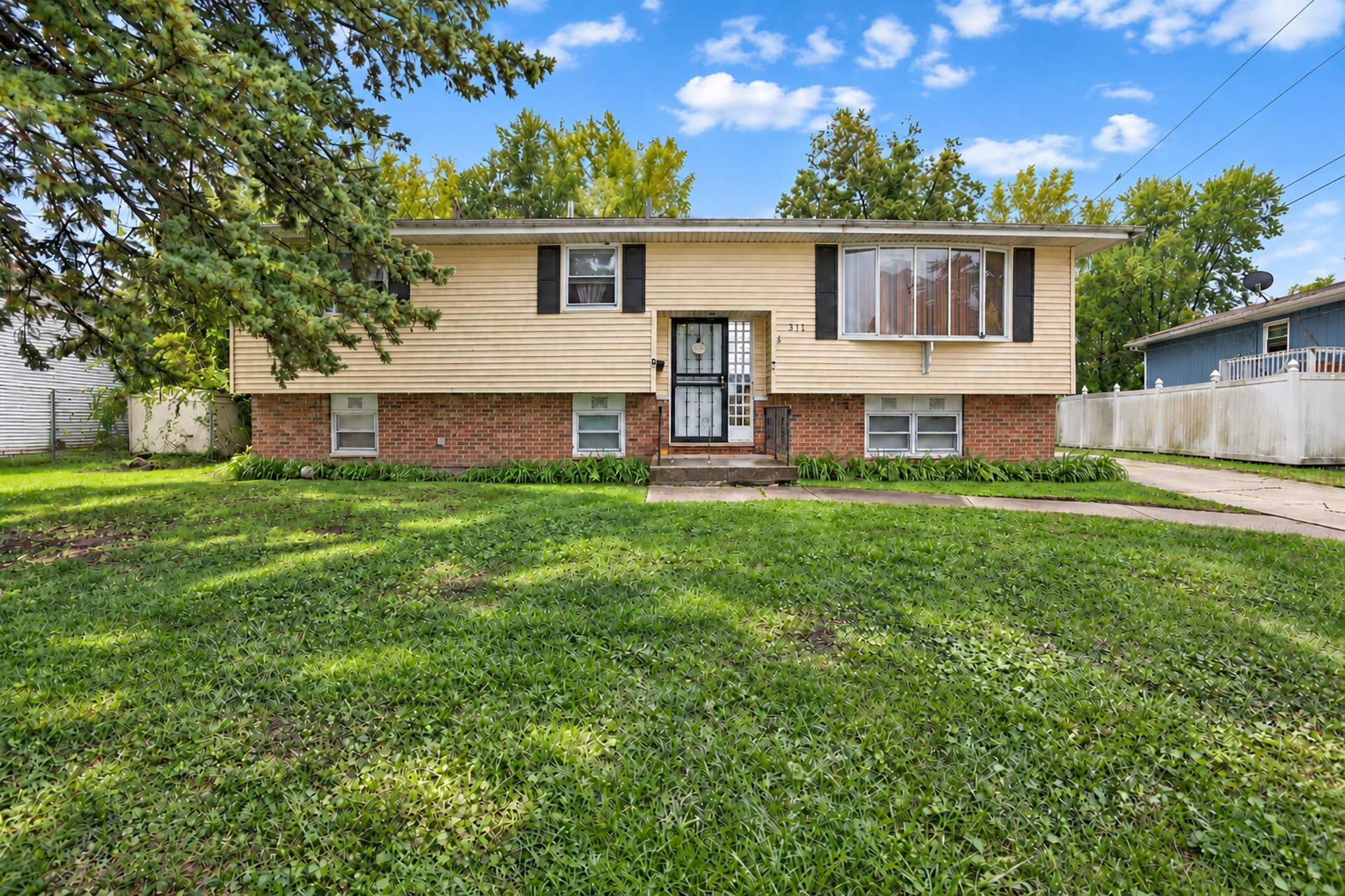 311 w 40th 14