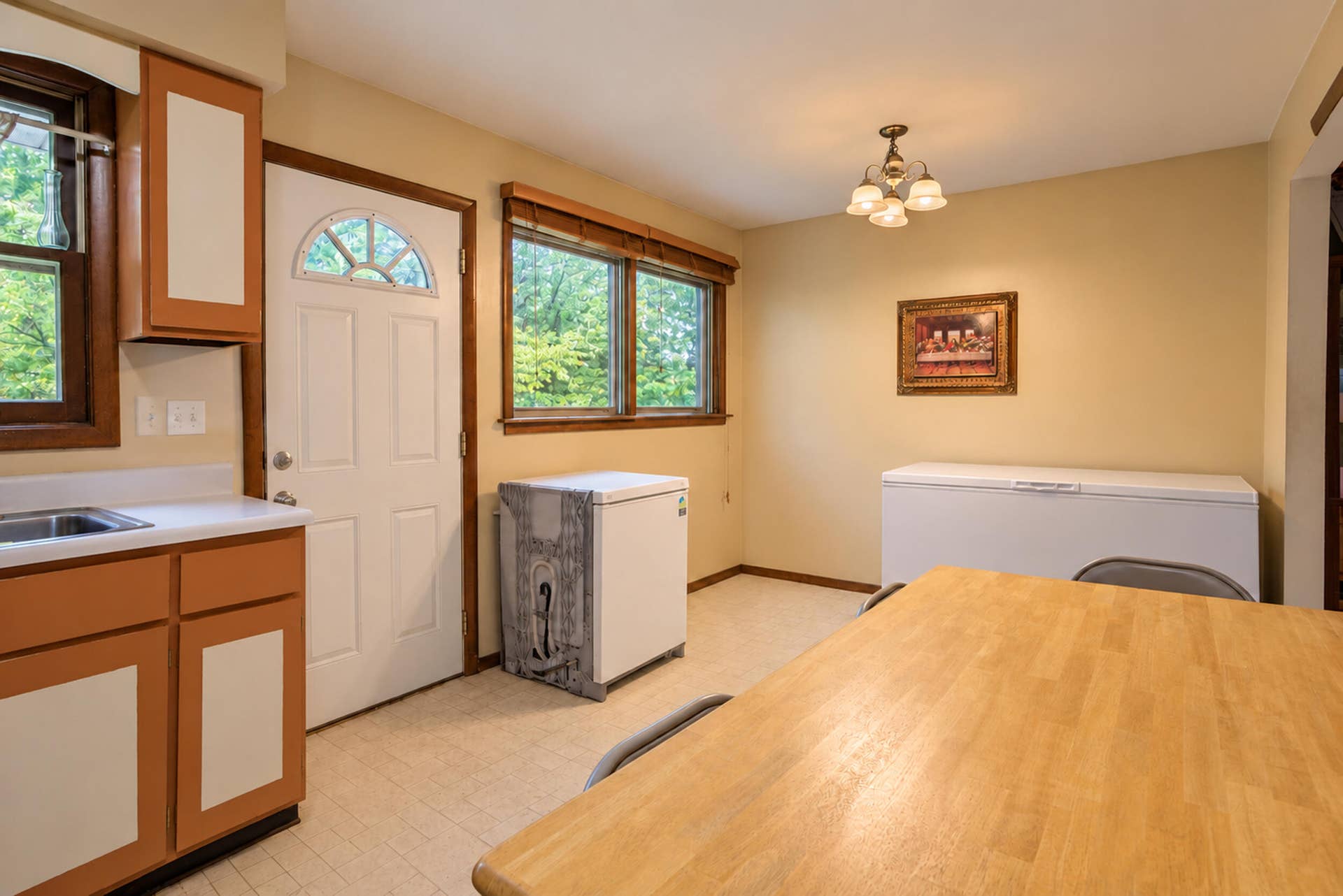 311 w 40th 4