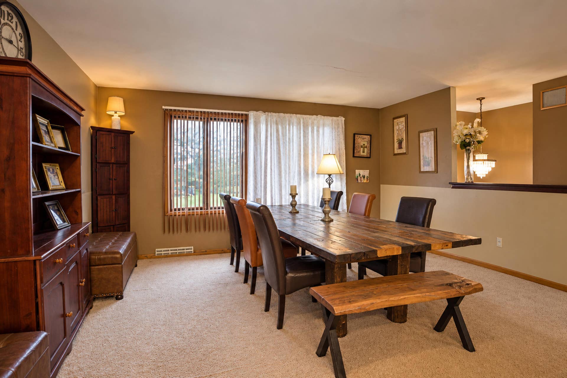 311 w 40th 19