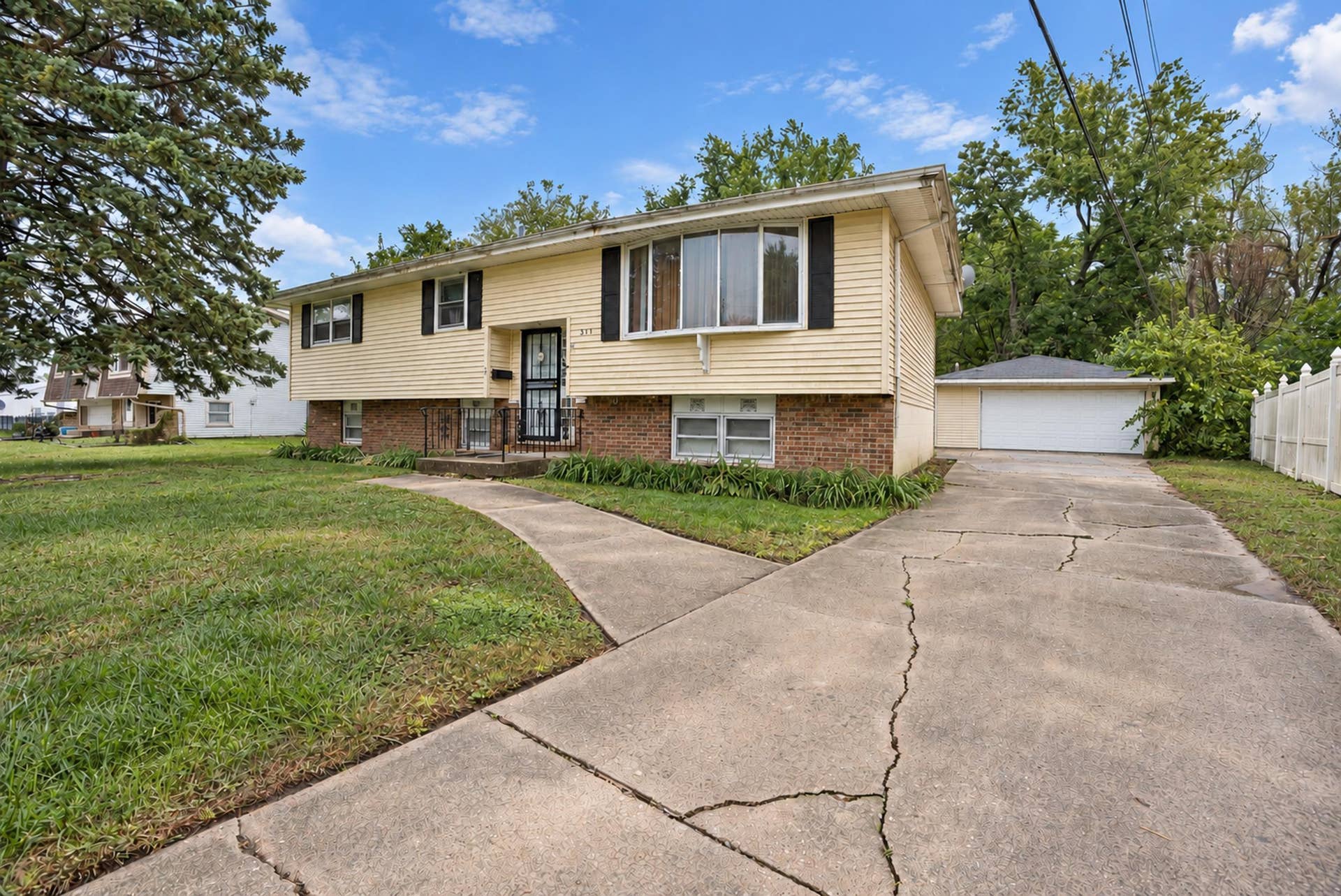 311 w 40th 13