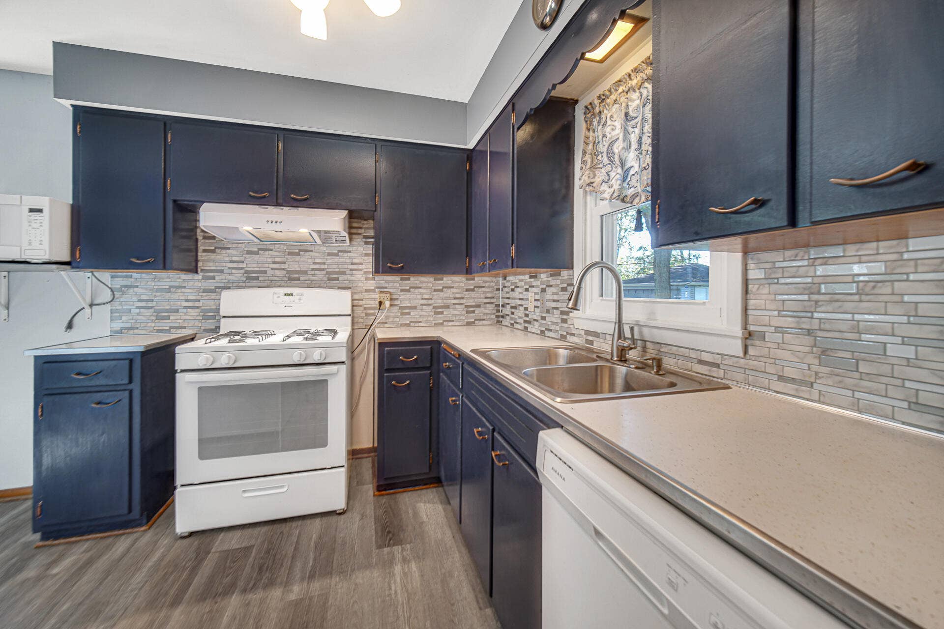 202 Timrick Drive, Munster, IN 46321 5.