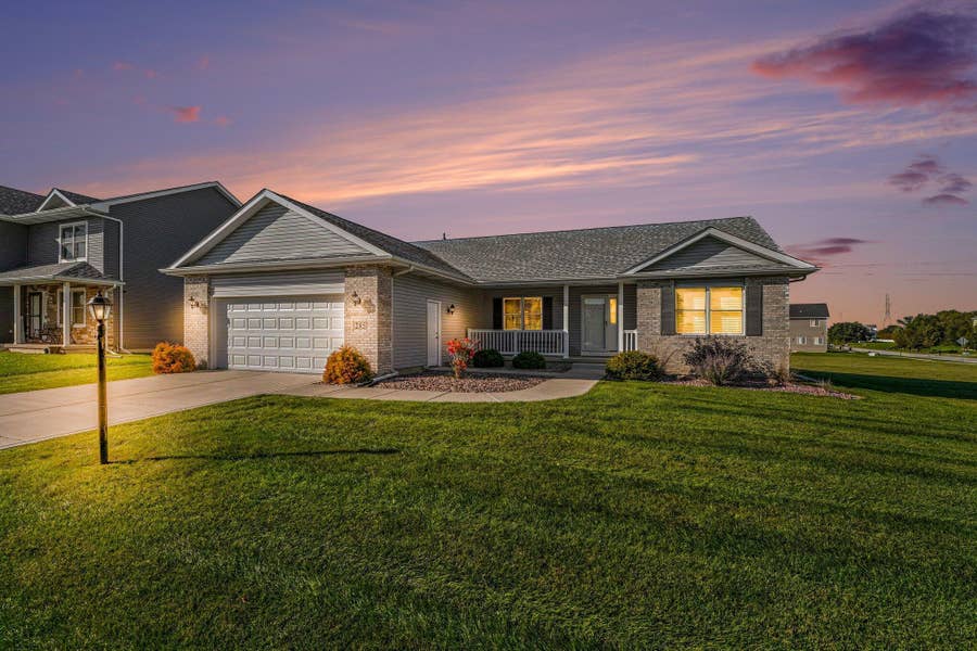 Property photo for 285 Apple Grove Lane, Valparaiso, IN