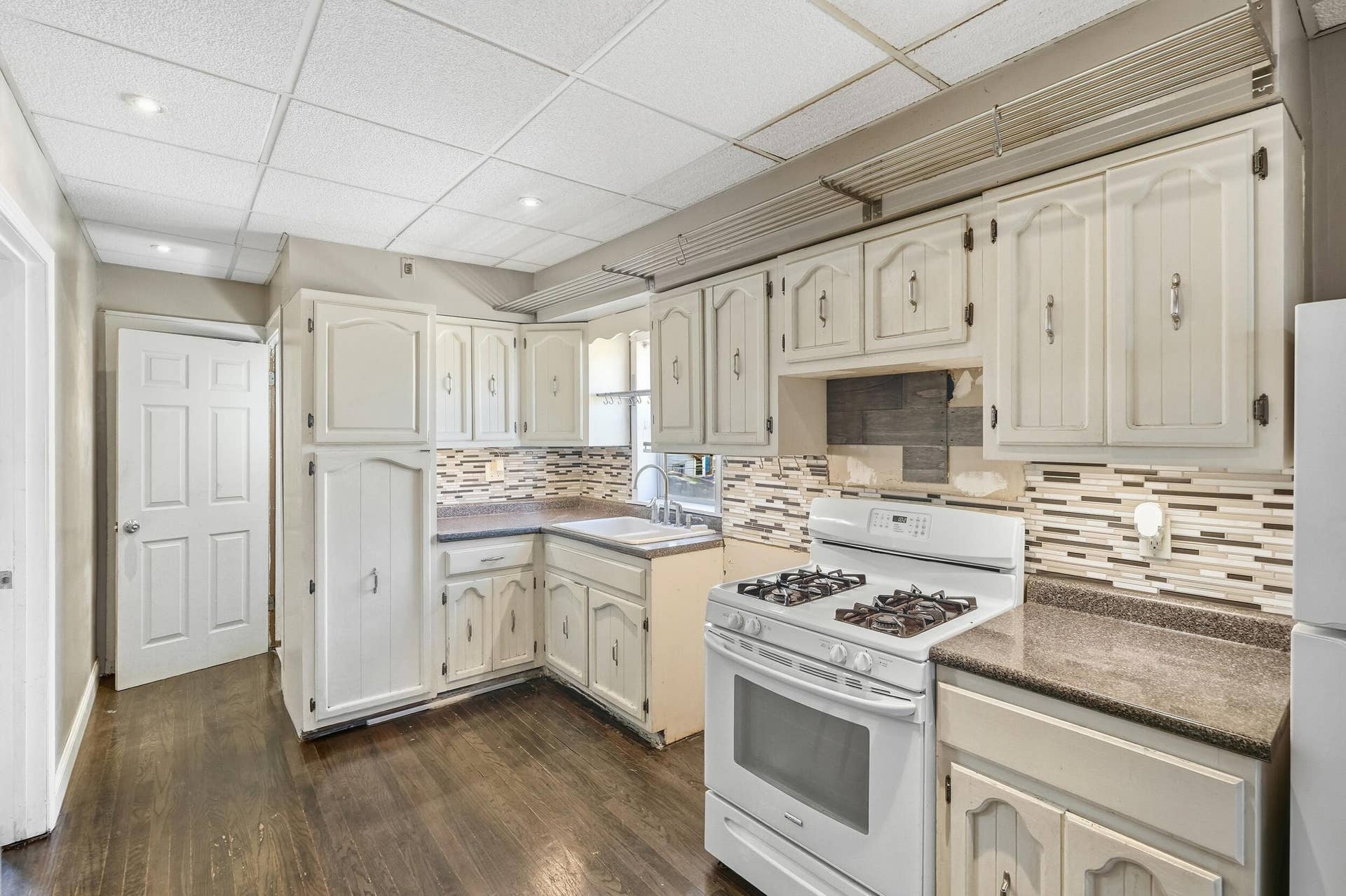 Kitchen 1