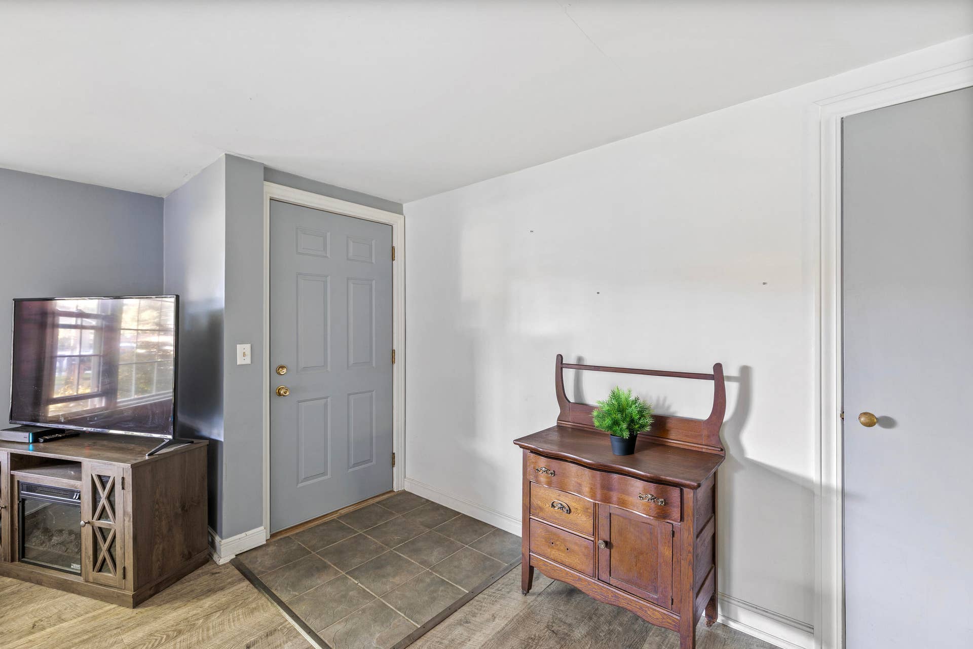 1042 Marquette Street, La Porte, IN 46350 C03A9749