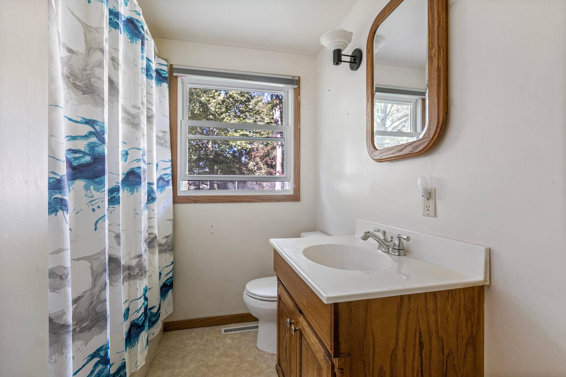 1042 Marquette Street, La Porte, IN 46350 C03A9785