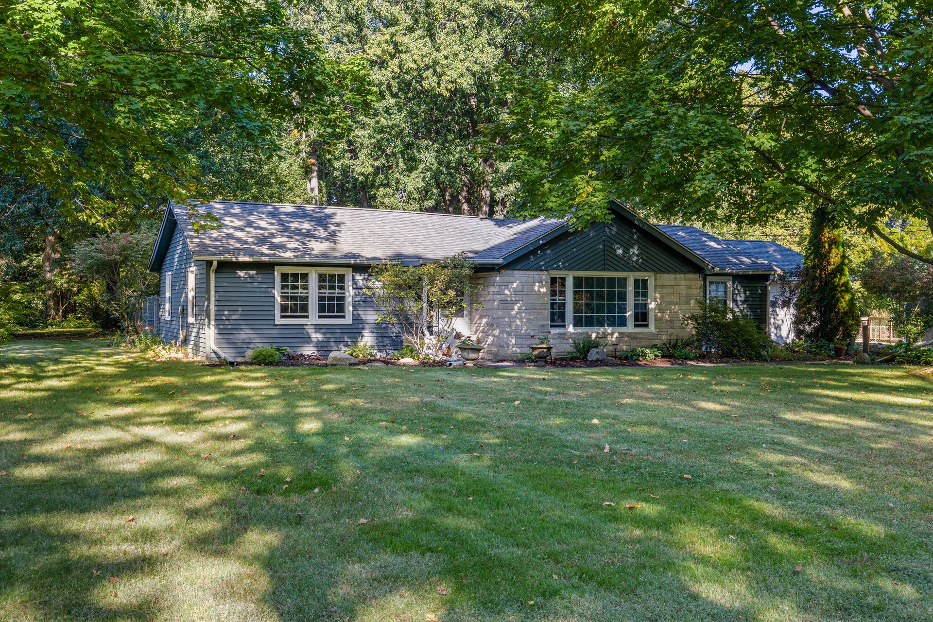 1042 Marquette Street, La Porte, IN 46350 C03A9861