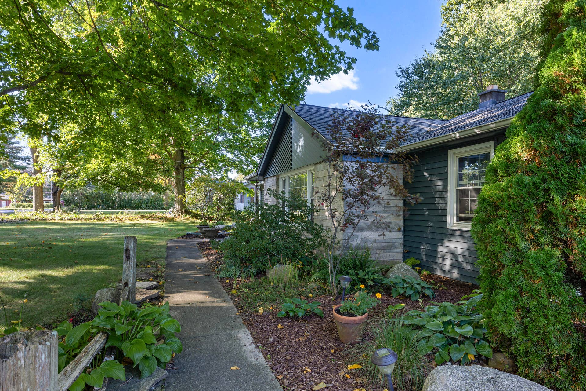 1042 Marquette Street, La Porte, IN 46350 C03A9831