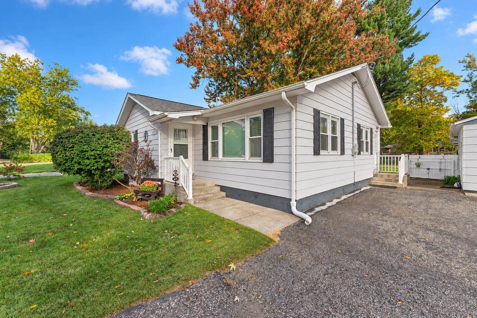 402 Daumer Road, Kouts, IN 46347 3504E7C4-6467-4B9D-A983-668F51D29F96