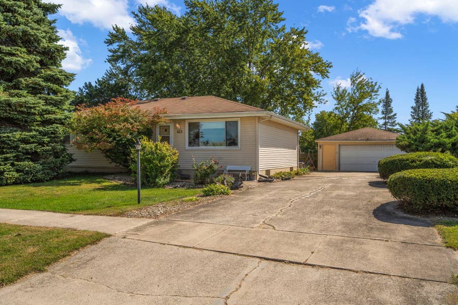 Property photo for 423 Stratford Lane, Schererville, IN