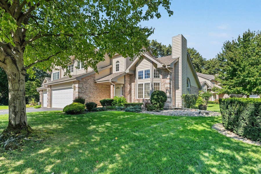 Property photo for 1447 Carriage Oaks Court, Dyer, IN