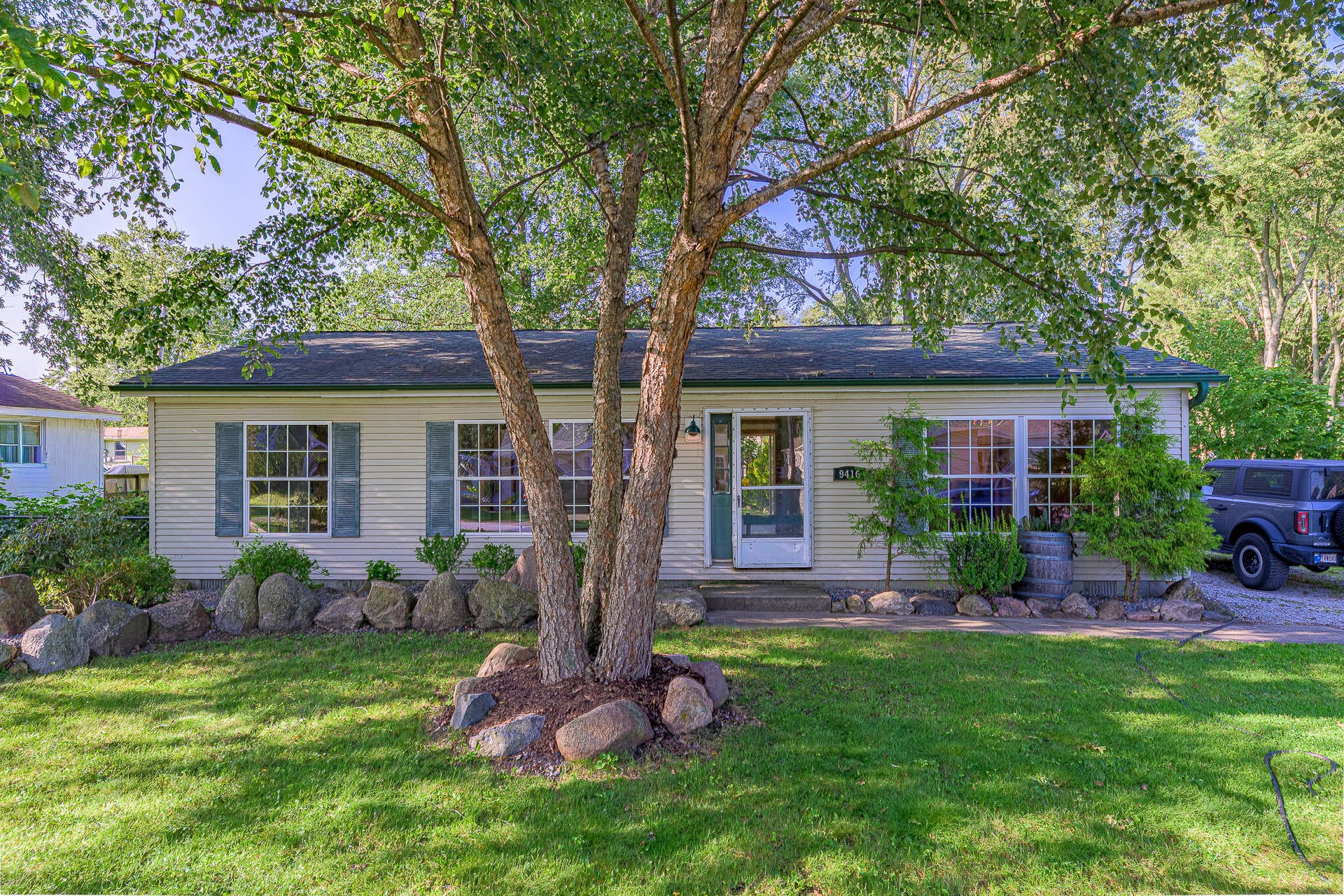 9416 W 142nd Ave (1 of 18)
