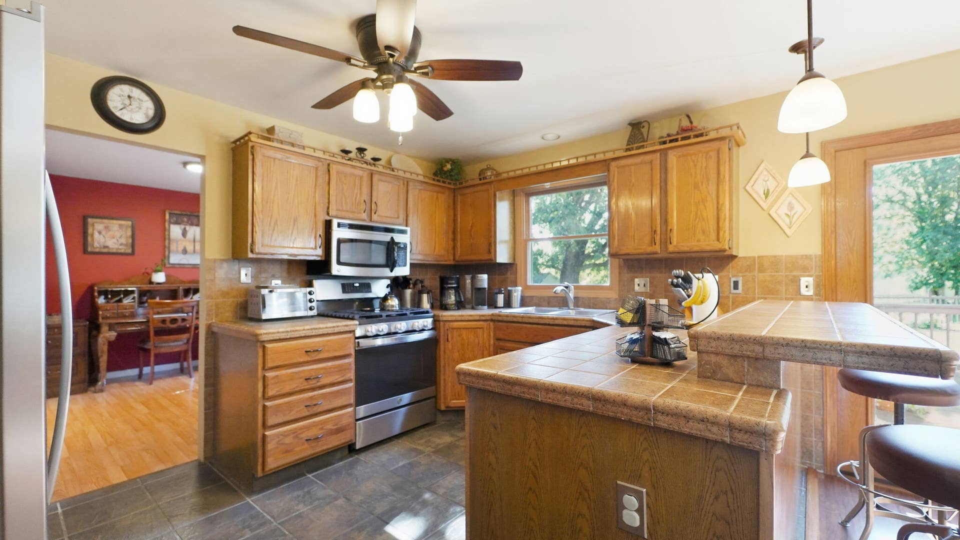 6579 86th Avenue, Crown Point, IN 46307 Kitchen