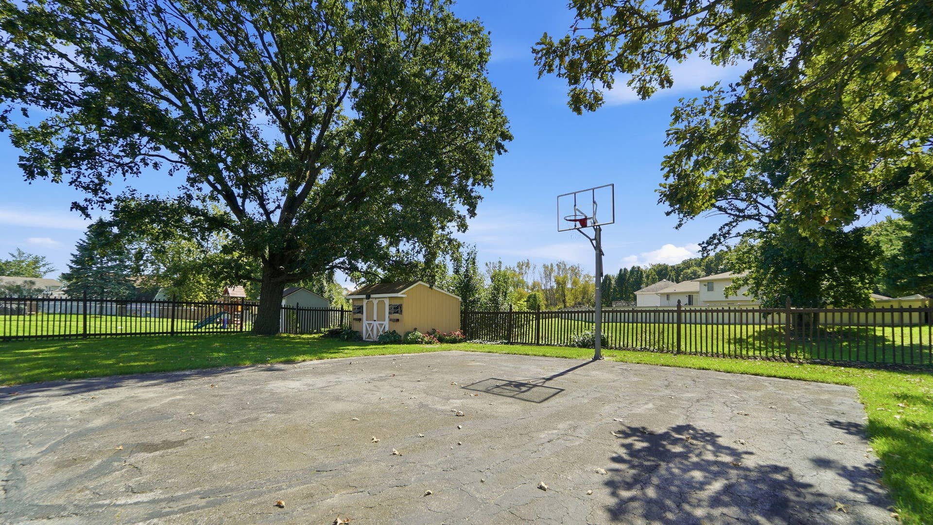 6579 86th Avenue, Crown Point, IN 46307 Backyard basketball court