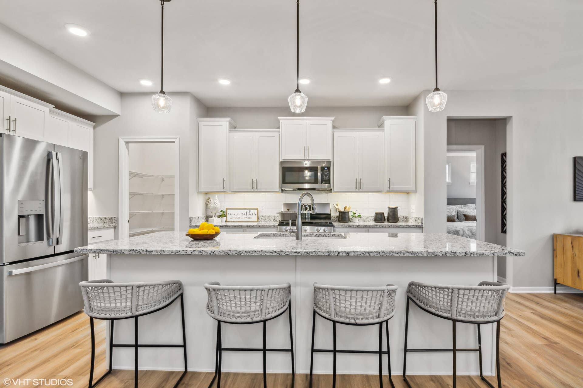 Emery - Kitchen - 6641 Sky Drive - CAN17