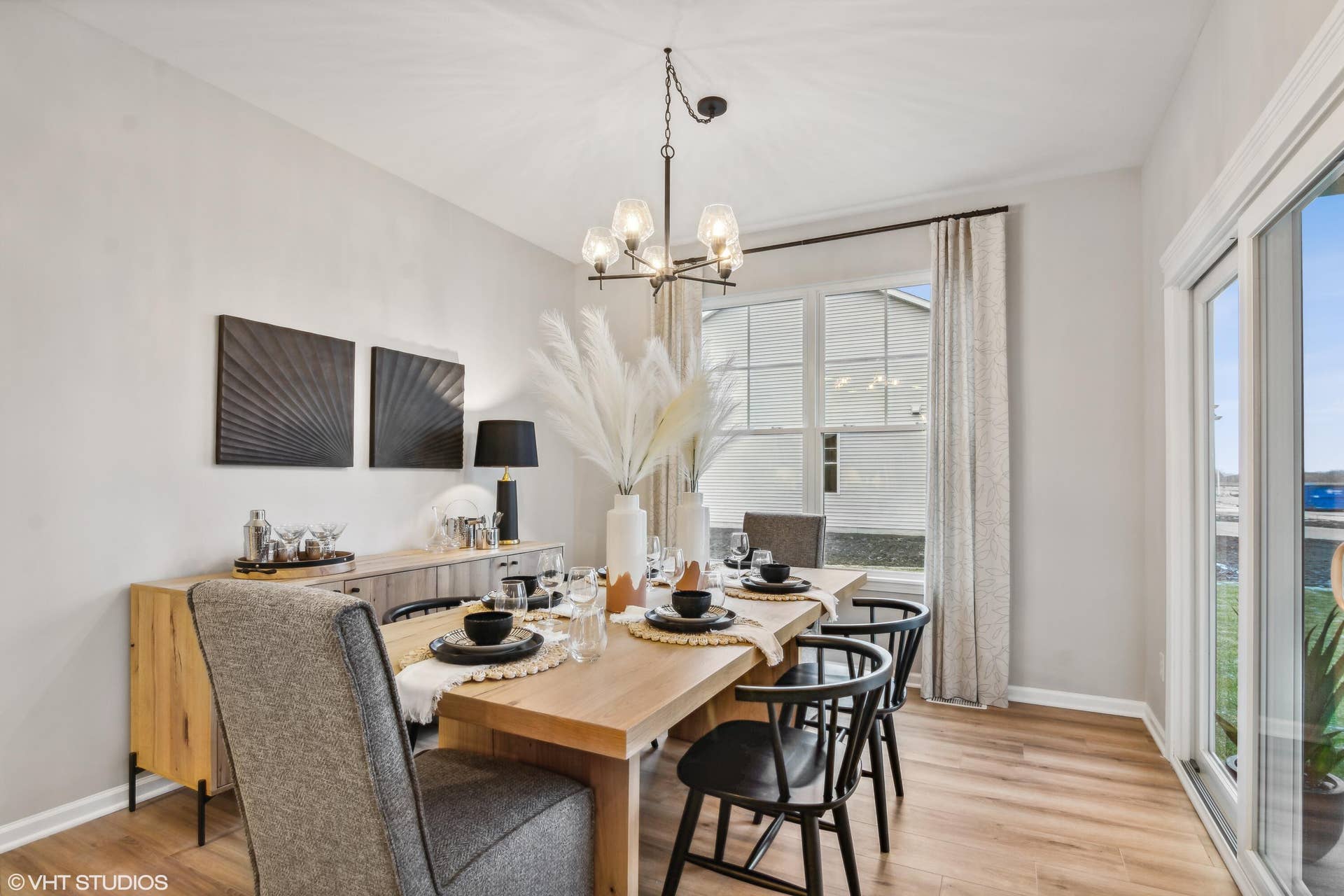 Emery - Breakfast - 6641 Sky Drive - CAN