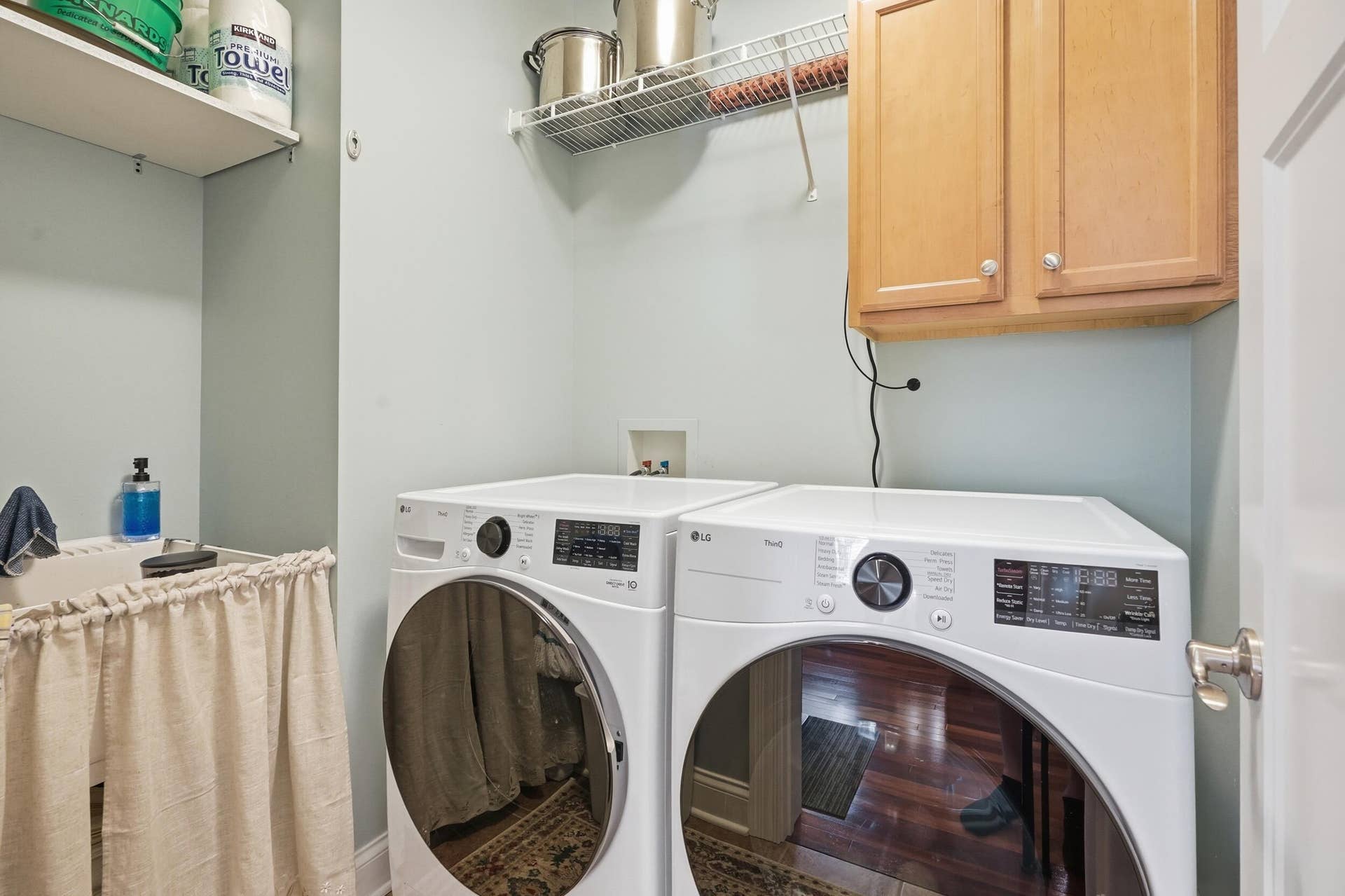 16 main floor laundry