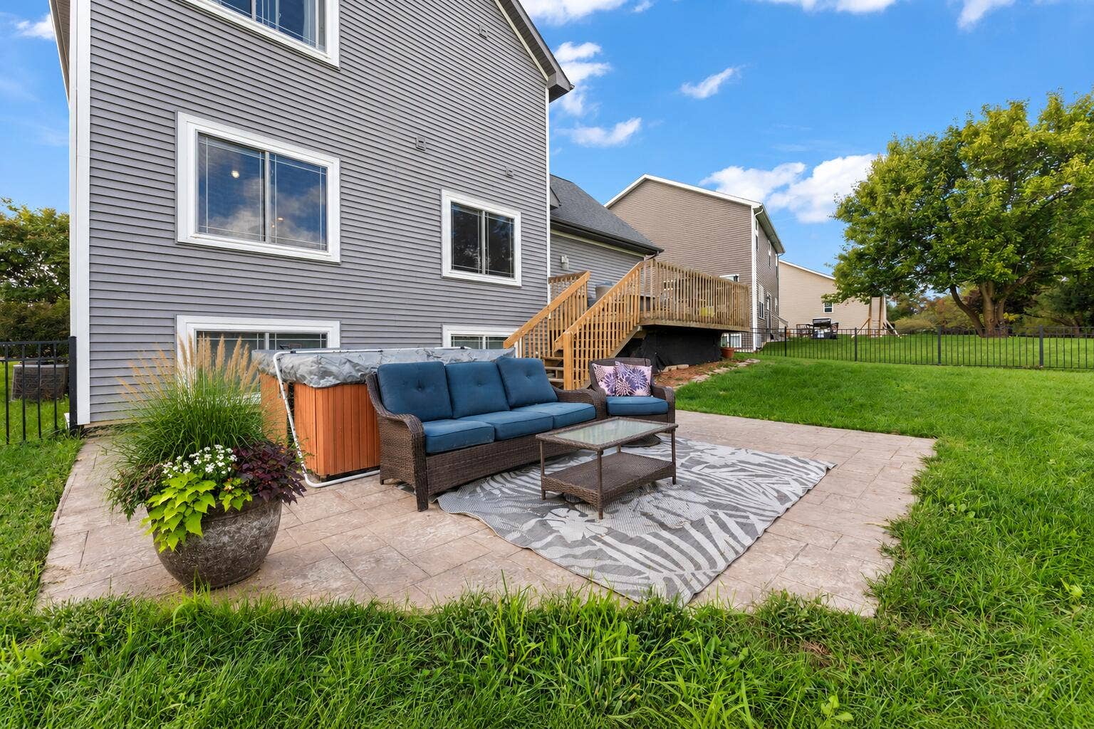Lush Patio Garden Retreat