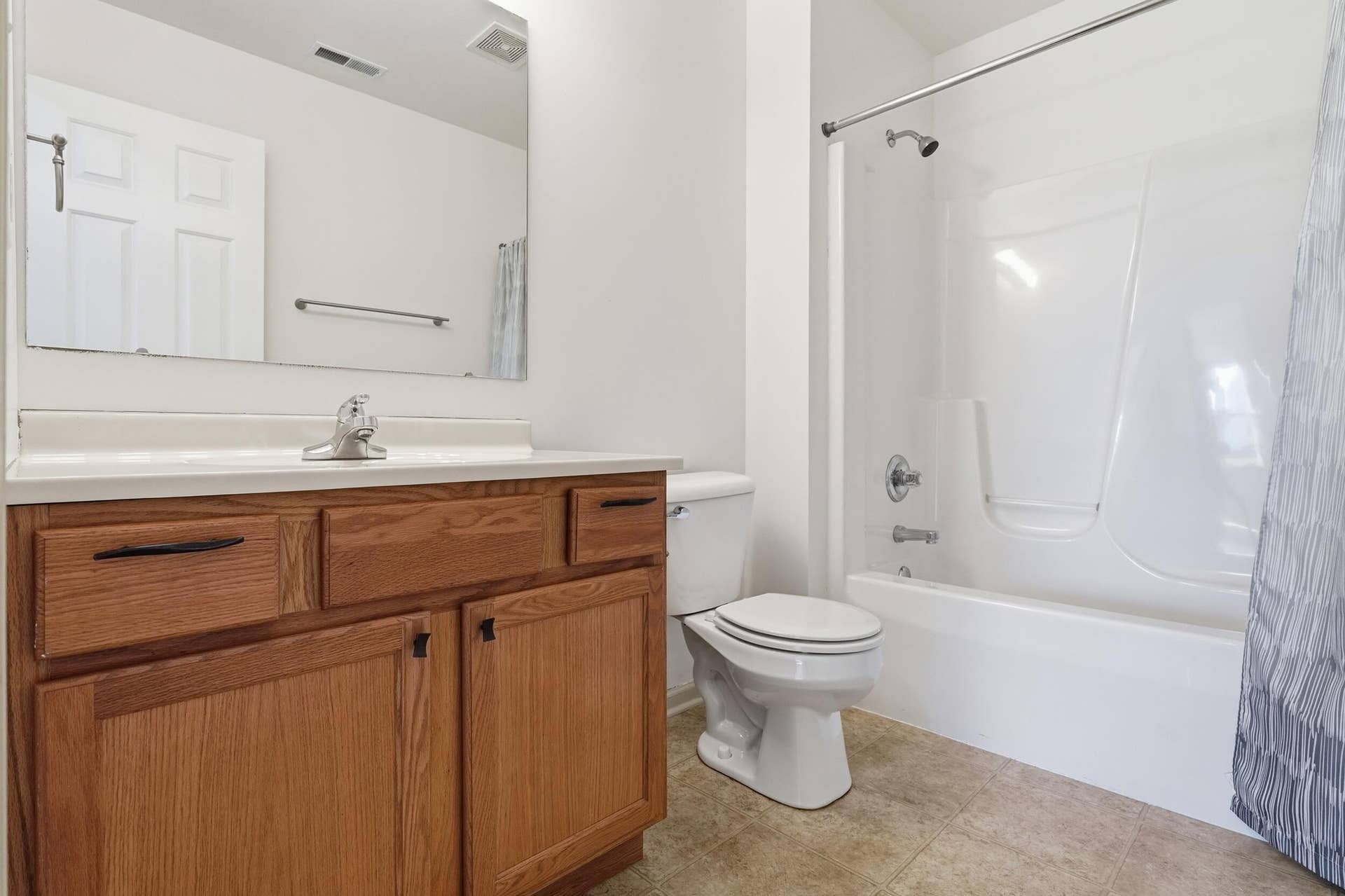 4401 73rd Court, Merrillville, IN 46410 dsc08251