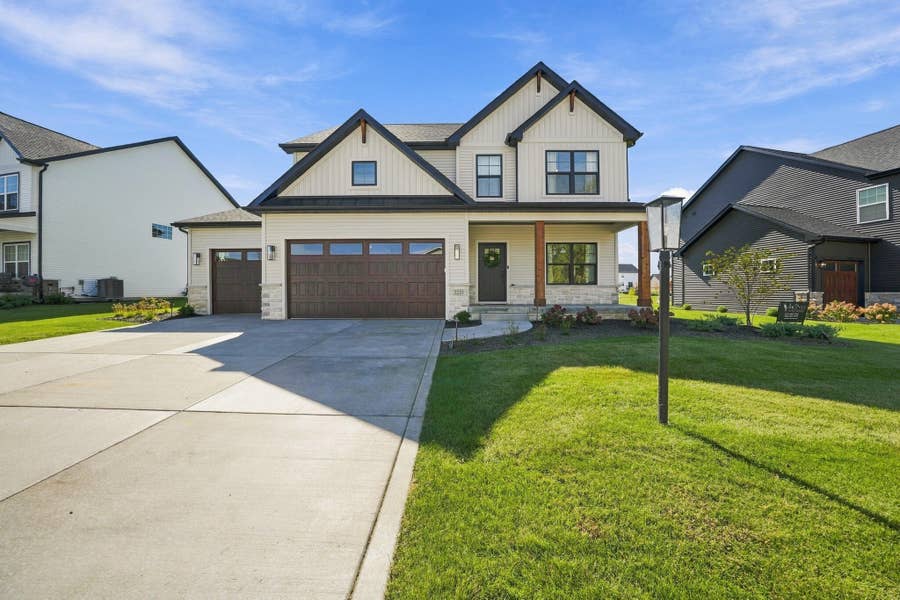 Property photo for 2221 Easton Park Drive, Chesterton, IN