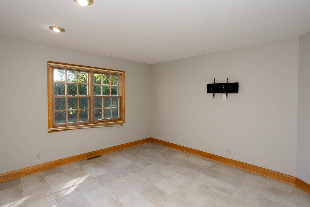 214 Farmwood Lane, La Porte, IN 46350 64web