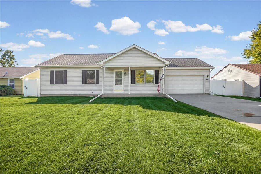 Property photo for 8404 Ellsworth Place, Merrillville, IN