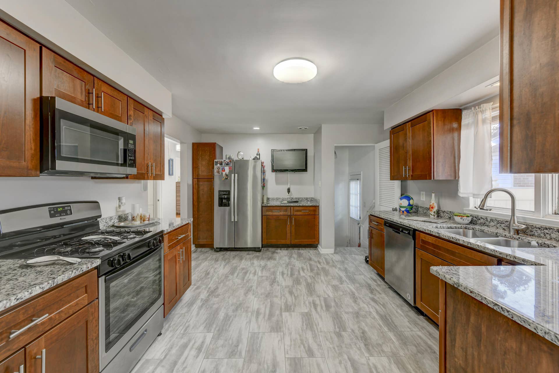 7236 Northcote Complete-16