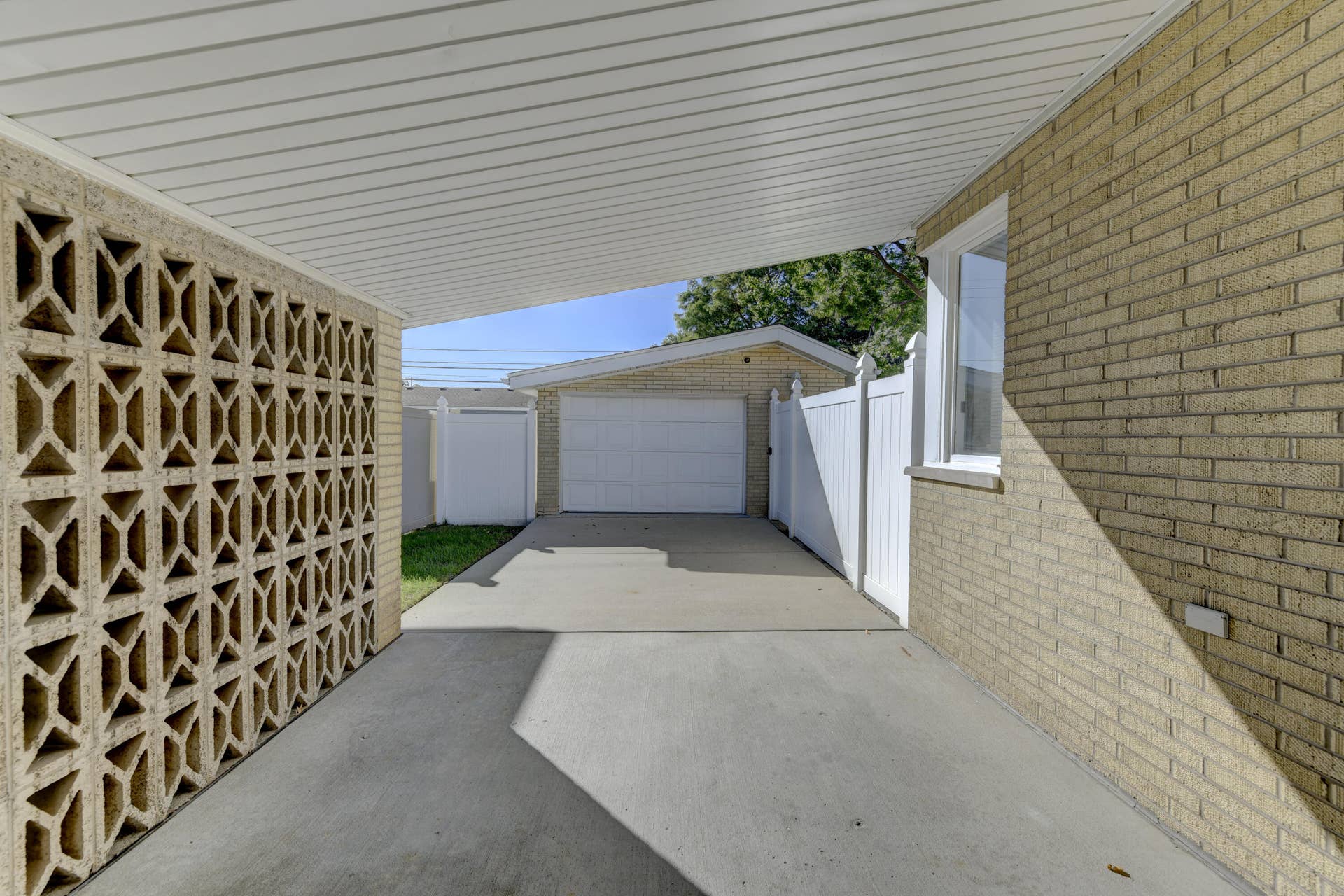 7236 Northcote Complete-5