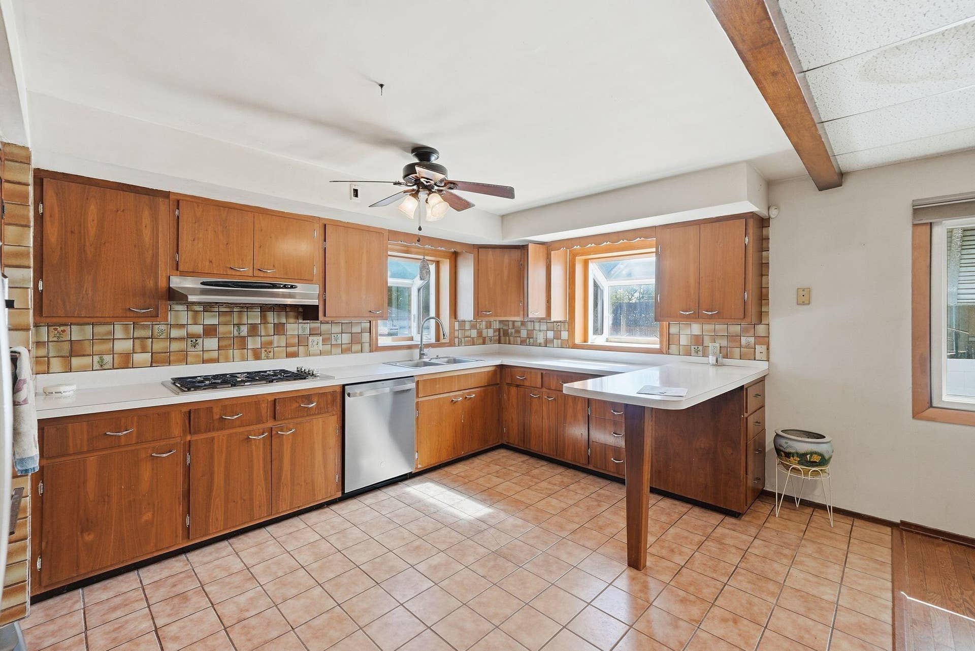 341 California Street, Hobart, IN 46342 8_DSC05649